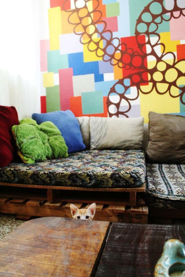 Ciao Cacao Hostel & Vegan Cafe Флорес Экстерьер фото